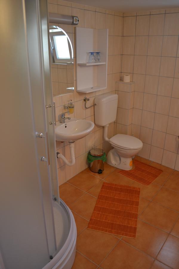 Guesthouse Kruna วิเชกราด ภายนอก รูปภาพ