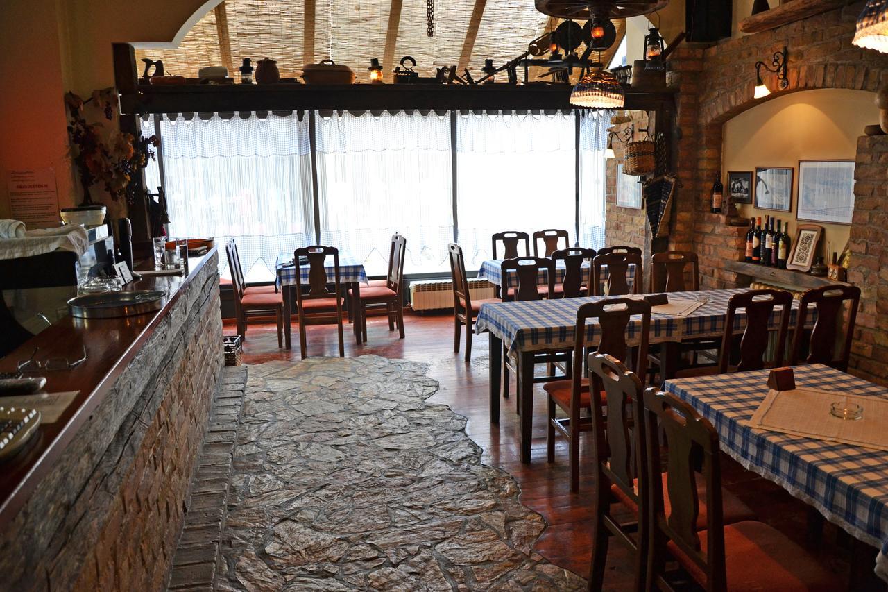 Guesthouse Kruna วิเชกราด ภายนอก รูปภาพ