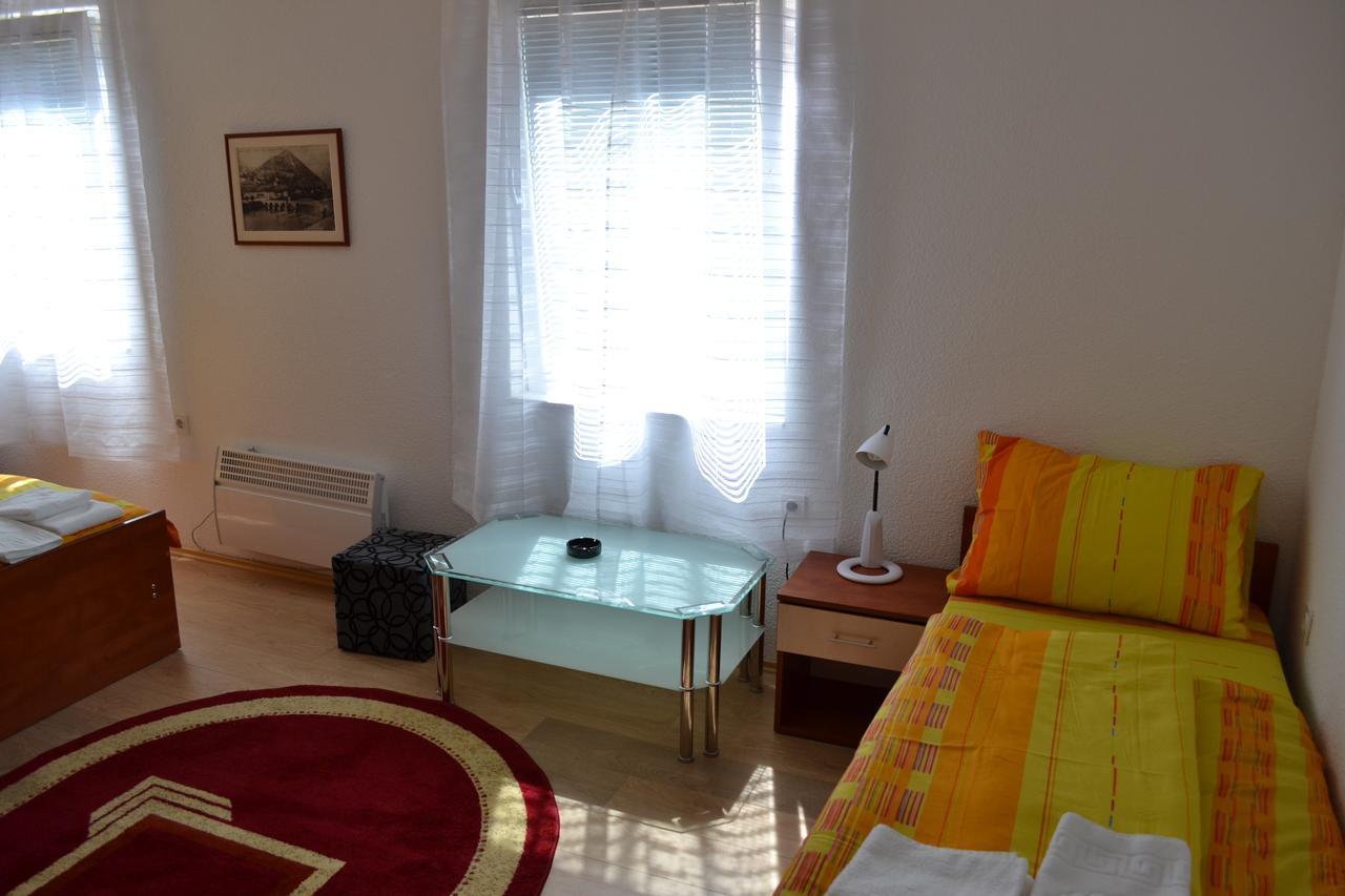 Guesthouse Kruna วิเชกราด ภายนอก รูปภาพ
